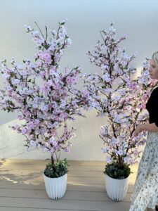 różowe drzewko sztuczne